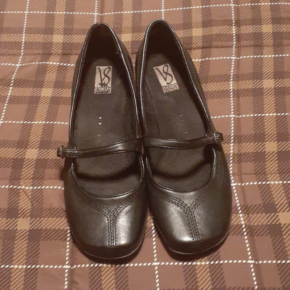 Victoria spencer shoes - Picture 2 of 7